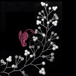 Accesoriu modern pentru decor par WED45LL Argintiu cu cristale si perle de 35cm